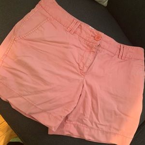 LOFT salmon/pinkish shorts women’s 6, zipper, front & back pockets